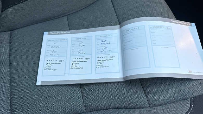 Volvo XC40 2.0 B3P Core 5dr Auto Petrol Estate